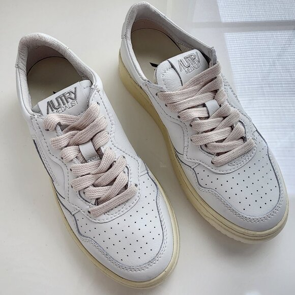 NWT Autry Medalist Low Women's Sneakers 👟 (#233) - Picture 3 of 10